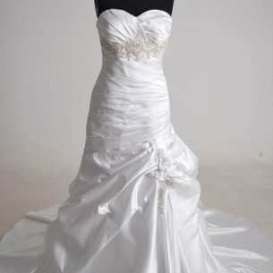 苏州容森挚爱婚纱礼服工厂 专业婚纱加工与设计服务