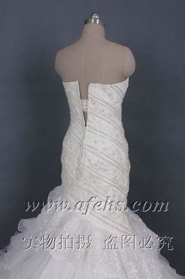 专业婚纱礼服定制加工服务 上海锐兰服饰，打造您的专属嫁衣