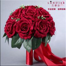 婚纱影楼道具与婚纱的专业加工